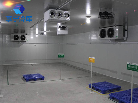 项目名称：上海嘉果食品冷库工程<br/>冷库类型： 水果保鲜冷库<br/>冷库温度：15℃~18℃<br/>冷库体积：1660立方米<br/>冷库地址：闵行区双柏路